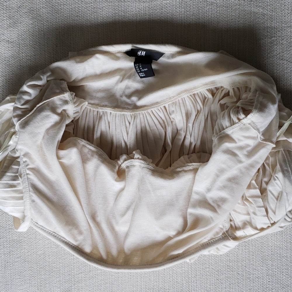 H&M Strappy Tiered & Pleated Cami w/ Built-in Bra - Picture 7 of 15